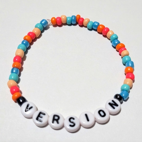 TAYLOR SWIFT BRACELETS - Handmade - Picture 4 of 5